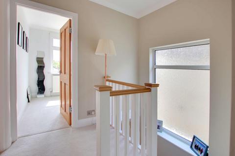 1 Brookside Way, Croydon, CR0 7RR