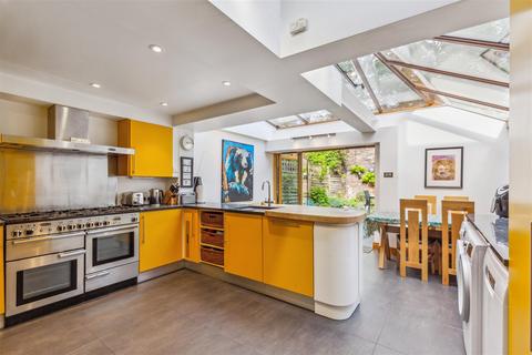 21 Sutherland Road, London, W4 2QR