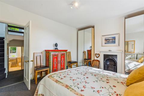 21 Sutherland Road, London, W4 2QR