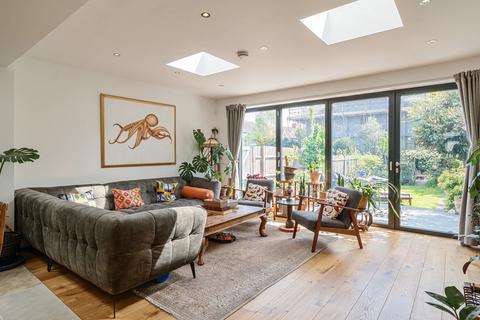 31 Leander Road, Thornton Heath, CR7 6JY