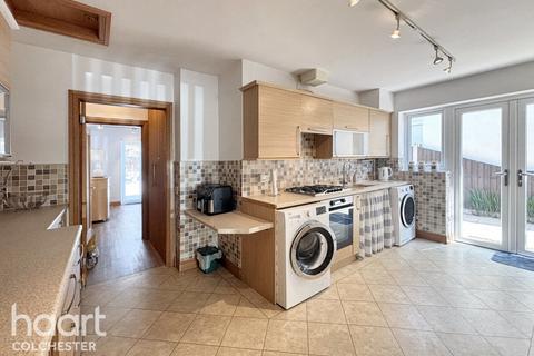 3 bedroom semi-detached house for sale, Coggeshall Road, Colchester
