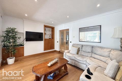 3 bedroom semi-detached house for sale, Coggeshall Road, Colchester