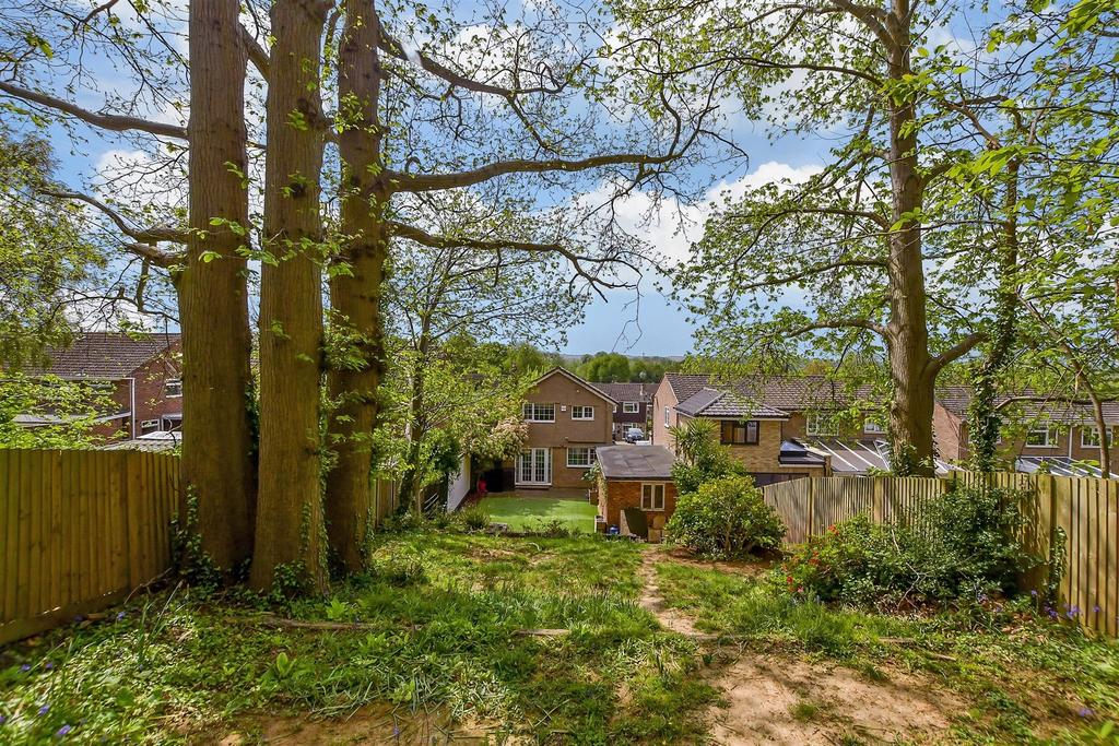 Ditton Kent Woodlands Road, Ditton, Kent 3 bed detached house - £450,000