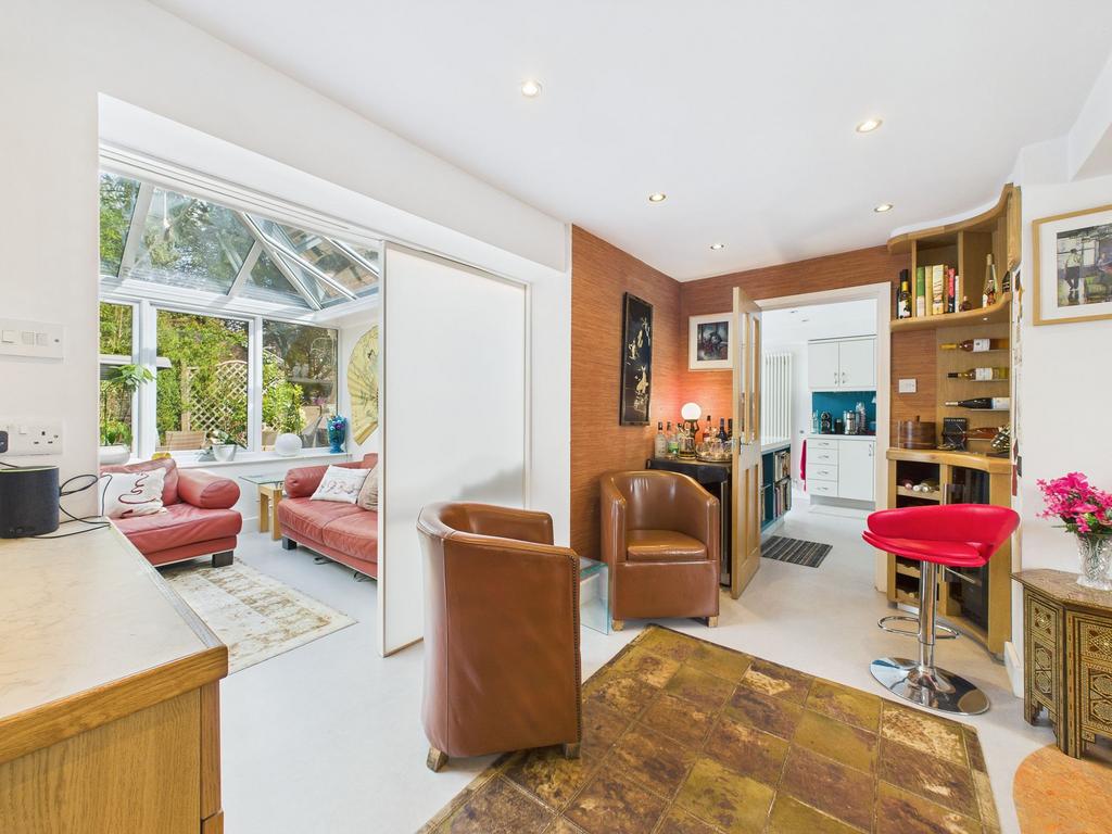 Sitting/Dining Room