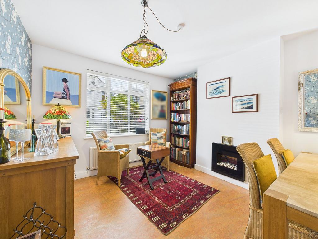 Sitting/Dining Room