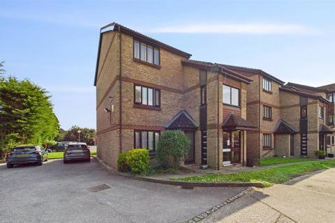 Flat 30, Latimer Court Bryanstone Road, Waltham Cross, EN8 7RL