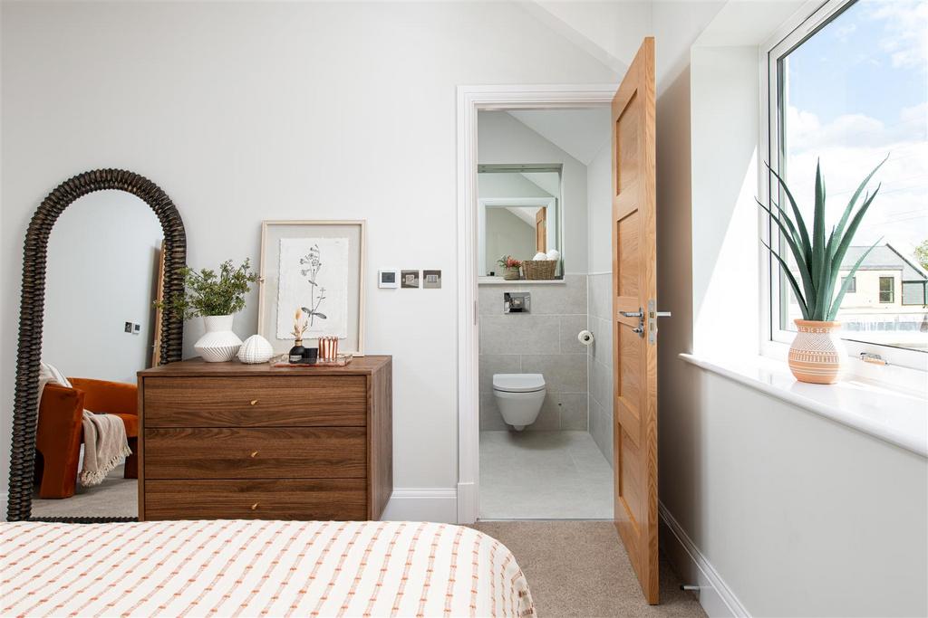 Bedroom1 3.jpg