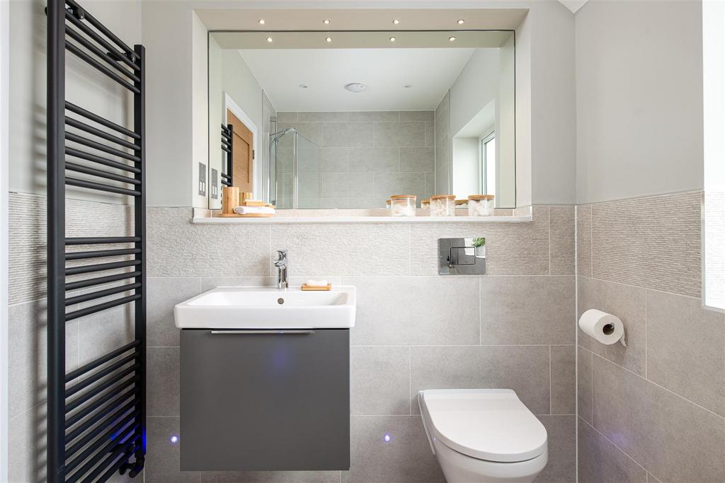 Bathroom 2.jpg