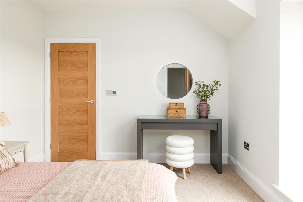 Bedroom2 2.jpg