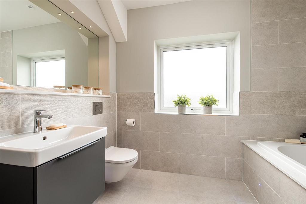 Bathroom 1.jpg
