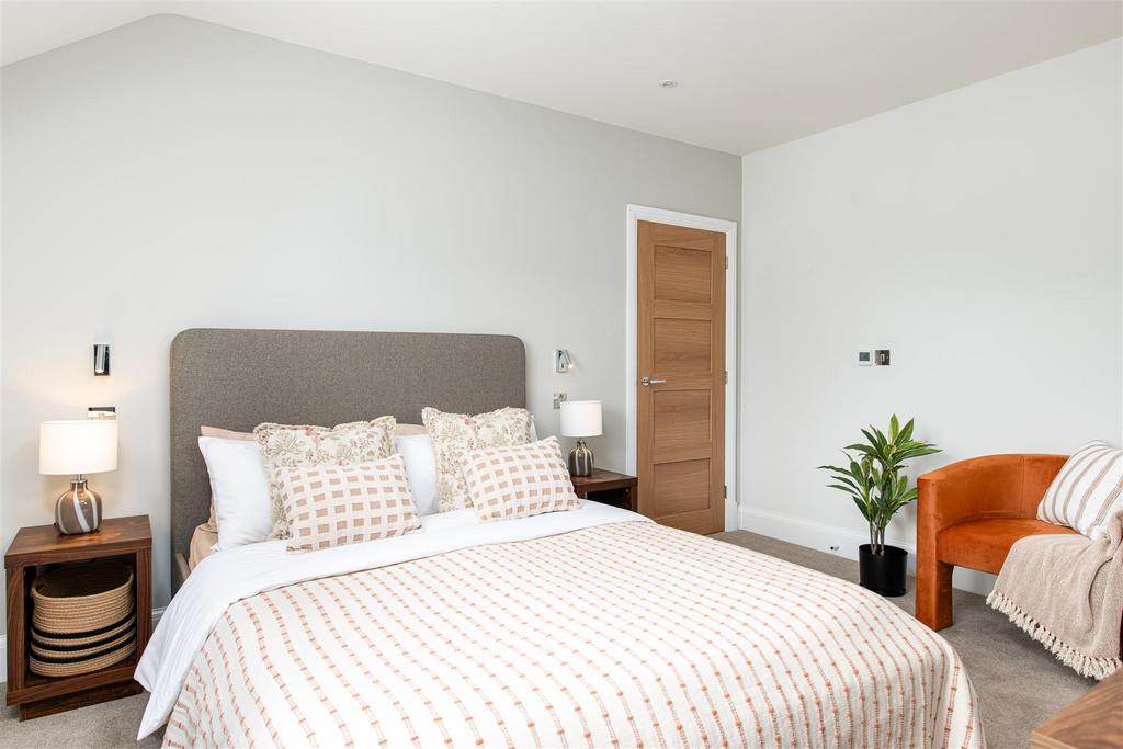 Bedroom1 4.jpg