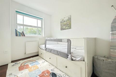 24 Bartholomew Place, Warfield, Bracknell, RG42 3DQ