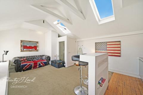 2 bedroom flat for sale, Lewisham Way, SE4 1XF