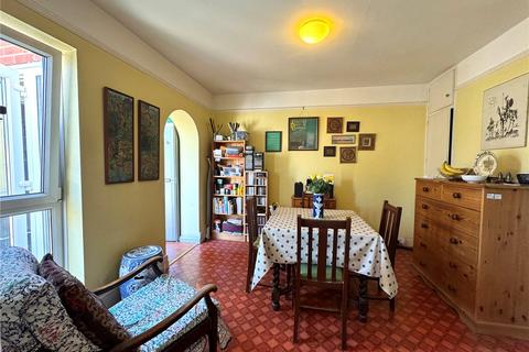 6 Burford Road, Salisbury, SP2 8AN