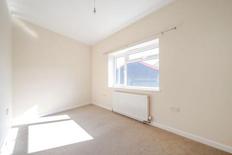 10 Laburnum Row, Callington, PL17 7BN