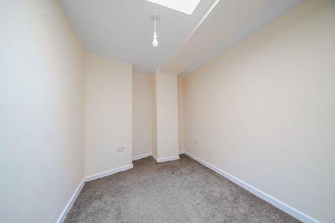 10 Laburnum Row, Callington, PL17 7BN