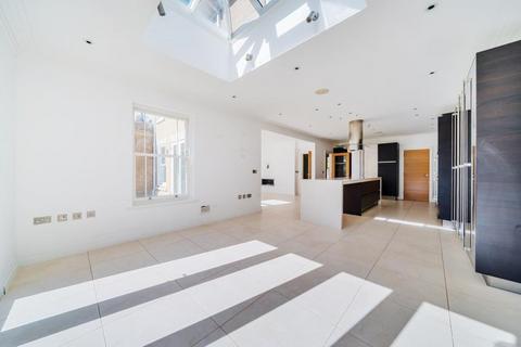 5 bedroom detached house for sale, Wentworth Estate