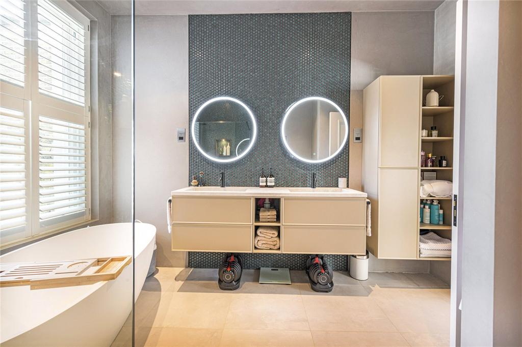 Principal Bathroom