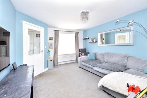 3 bedroom terraced house for sale, Wren Green Way, Wrenthorpe, Wakefield, West Yorkshire
