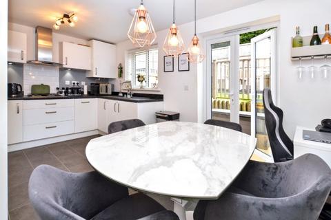 3 bedroom terraced house for sale, Wren Green Way, Wrenthorpe, Wakefield, West Yorkshire