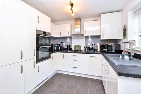 3 bedroom terraced house for sale, Wren Green Way, Wrenthorpe, Wakefield, West Yorkshire