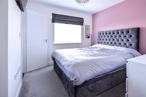 3 bedroom terraced house for sale, Wren Green Way, Wrenthorpe, Wakefield, West Yorkshire