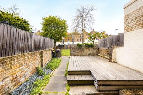 3 bedroom terraced house for sale, Aston Street, London, E14