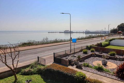 2 bedroom apartment for sale, Marine Parade East, Clacton on Sea CO15