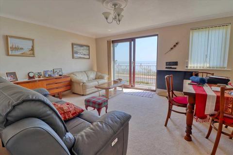 2 bedroom apartment for sale, Marine Parade East, Clacton on Sea CO15