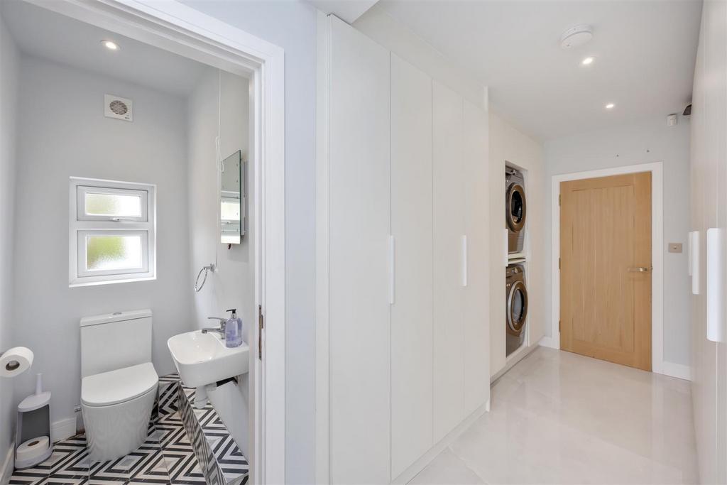 G/f Cloakroom