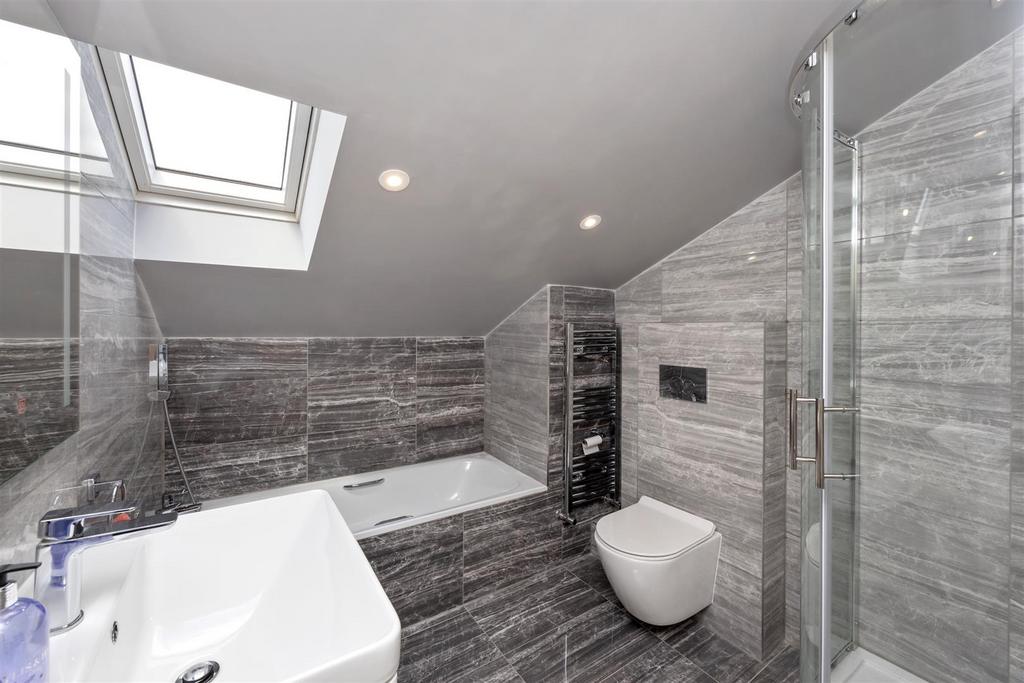 En-suite Bath/Shower Room/WC