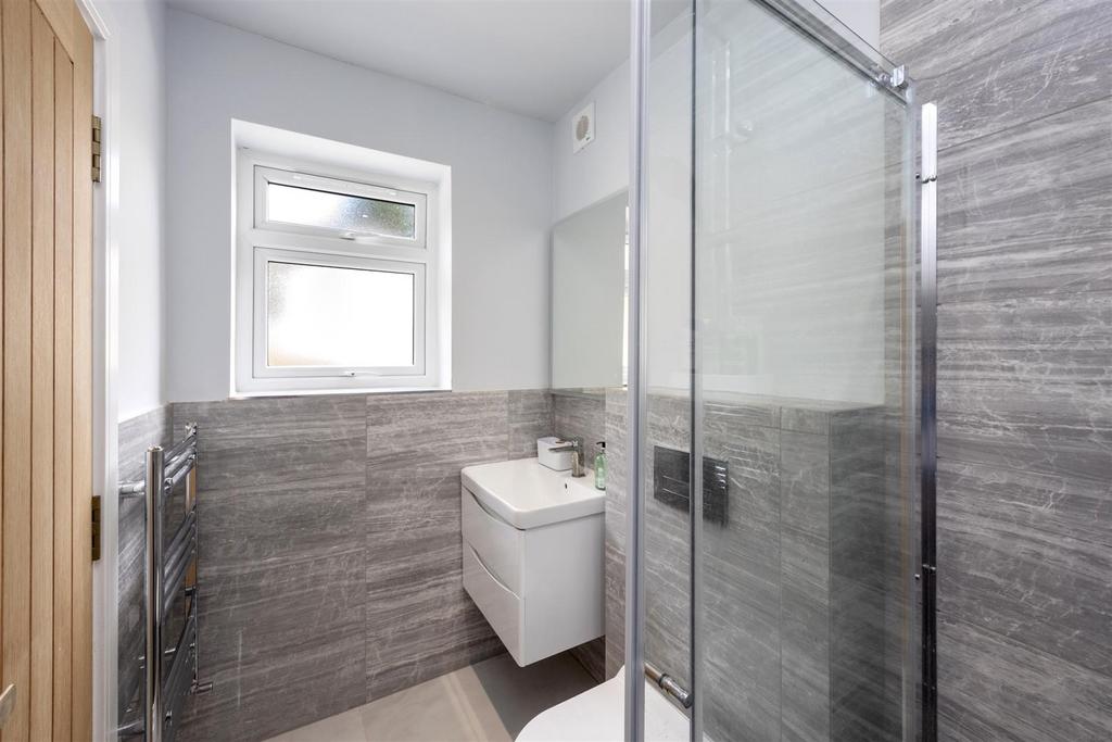 En-suite Shower Room/WC