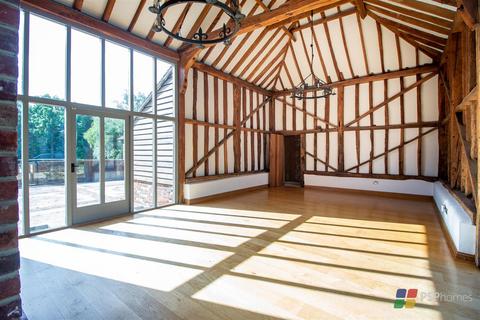 5 bedroom barn conversion to rent, Lewes Road, Haywards Heath