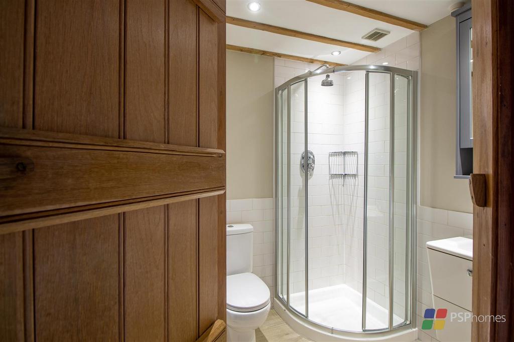 Bedroom 2 ensuite