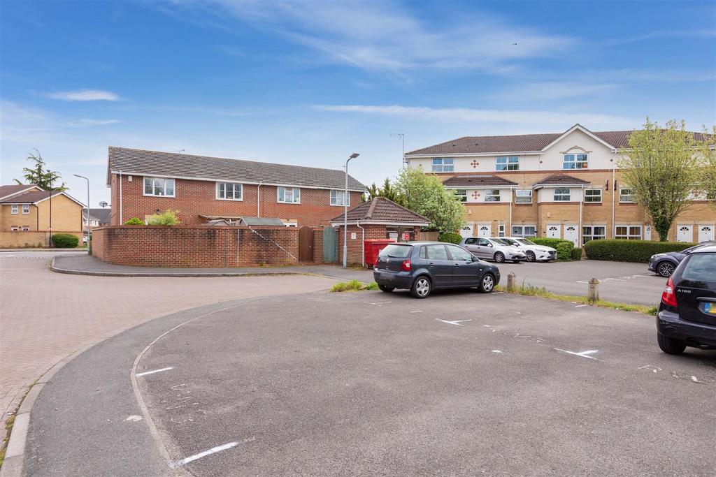 5 Richards Way-6.jpg