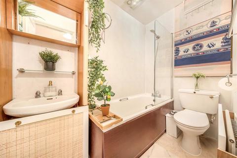 1 bedroom flat for sale, Shooters Hill Road, London SE18
