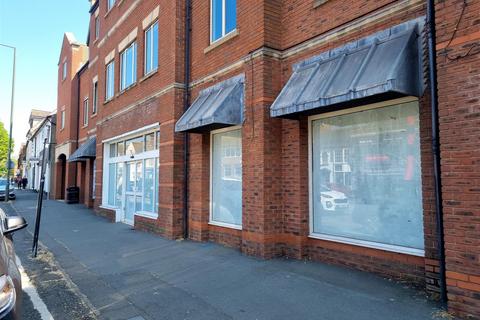 Retail property (high street) to rent - 72, High Street, Evesham