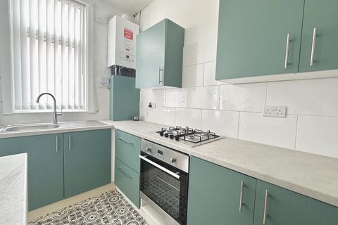 2 bedroom terraced house to rent, Seaforth Avenue, Leeds, West Yorkshire, LS9