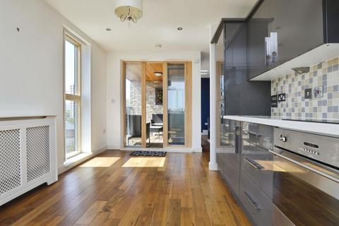 2 bedroom flat for sale, Queens Road West , Plaistow, London, E13 0PE