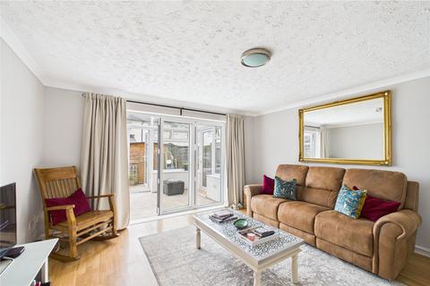 71 Abbotsbury, Bracknell, RG12 8QX