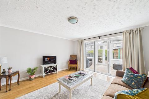 71 Abbotsbury, Bracknell, RG12 8QX