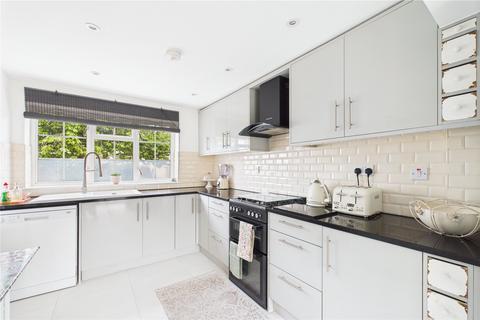 71 Abbotsbury, Bracknell, RG12 8QX