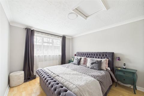 71 Abbotsbury, Bracknell, RG12 8QX