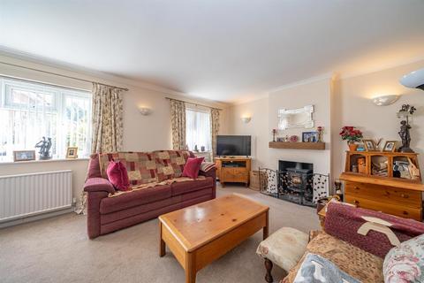 3 bedroom detached house for sale, Holywell Road, Studham, Bedfordshire, LU6 2PD