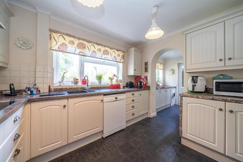 3 bedroom detached house for sale, Holywell Road, Studham, Bedfordshire, LU6 2PD