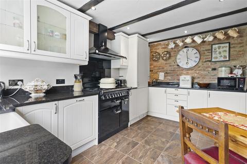 3 bedroom semi-detached house for sale, South Road, Hailsham