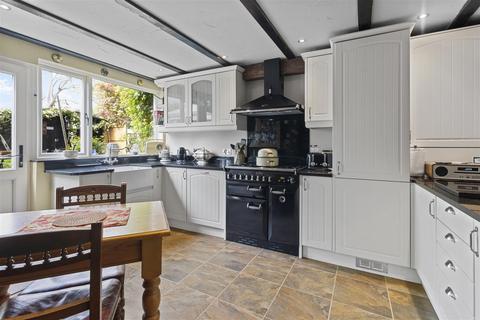 3 bedroom semi-detached house for sale, South Road, Hailsham