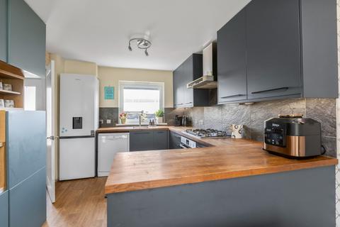65 Deanburn, Penicuik, EH26 0HY