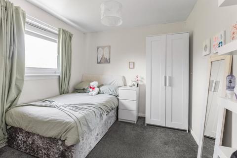 65 Deanburn, Penicuik, EH26 0HY