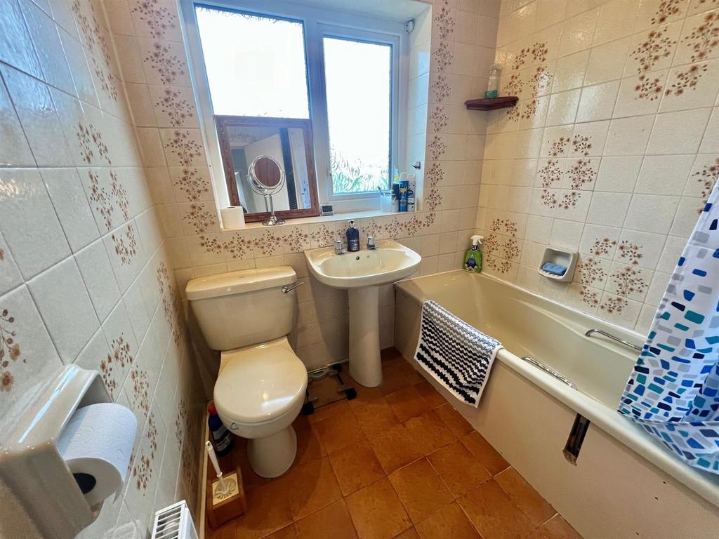 Bathroom.jpg